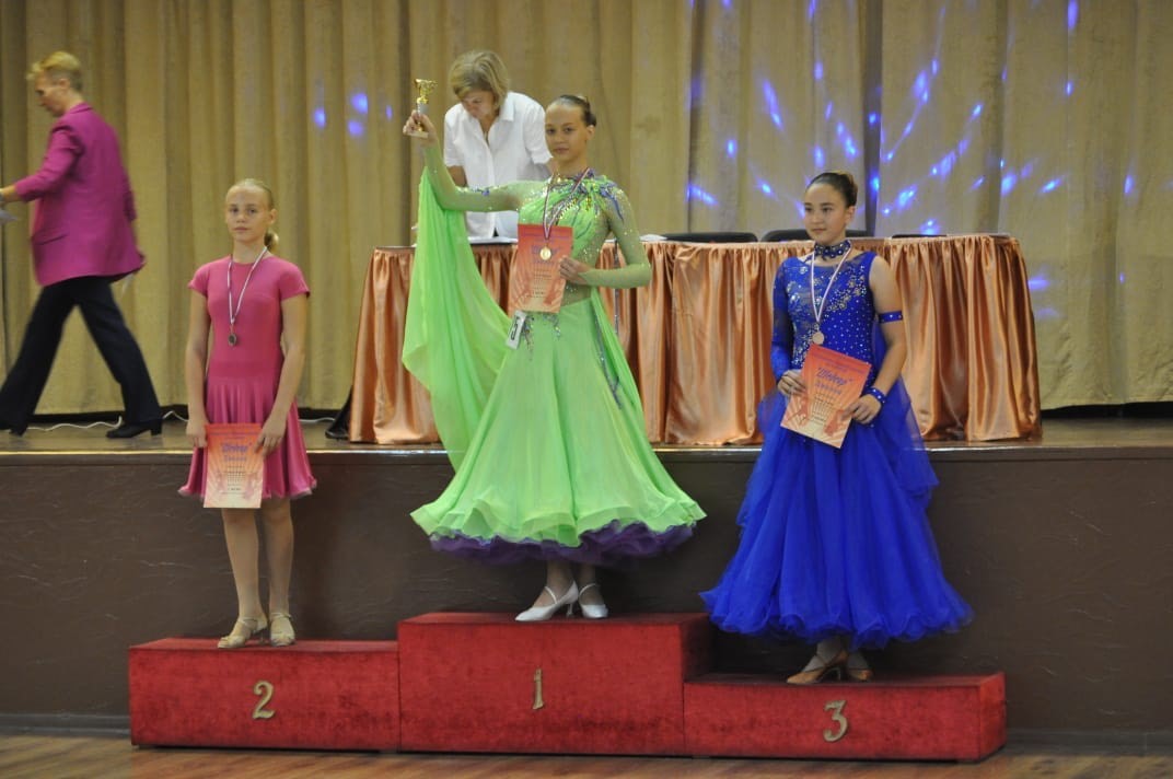 hjikytutryr